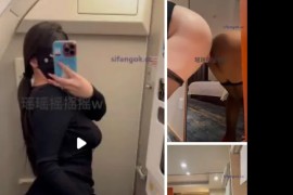 微博 小王同学 瑶瑶摇摇摇 颜值美女 丁字裤 裸舞 道具自慰 弹力插 2v